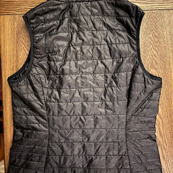 Women’s Patagonia Nano Puff Vest - Picture 2 of 4